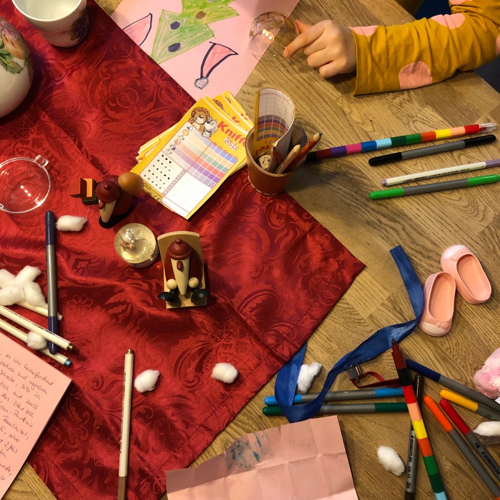 Hier wird ein Ausschnitt aus der Übung "Weihnachtskugel" gezeigt.